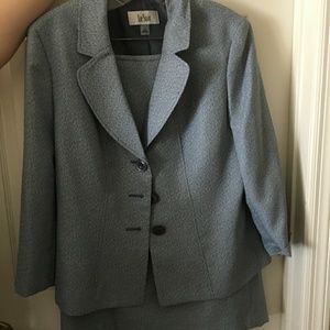 Womans suit with skirt